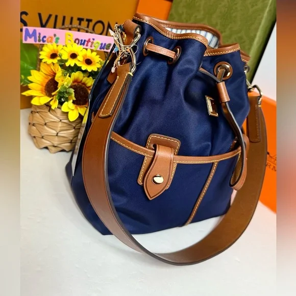 🆕DOONEY & BOURKE Drawstring Bucket Bag ~Navy blue~ - Picture 10 of 17